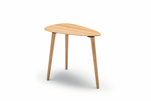 creation by Rolf Benz CR.401 - Beistelltisch | 60 x 37 cm Drei-Bein-Beistellteisch in Eiche massiv, creation by Rolf Benz CR 401