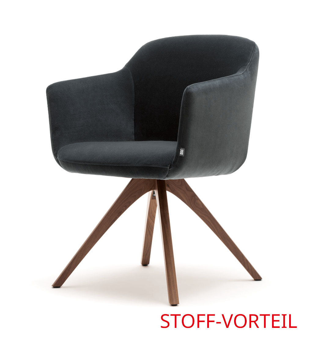 Stuhl mit Polsterung in schwarz und Holzgestell in Nussbaum