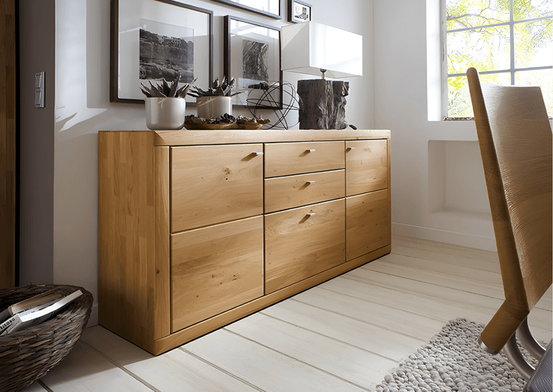 Massivholz Sideboard mit Hängeelementen darüber
