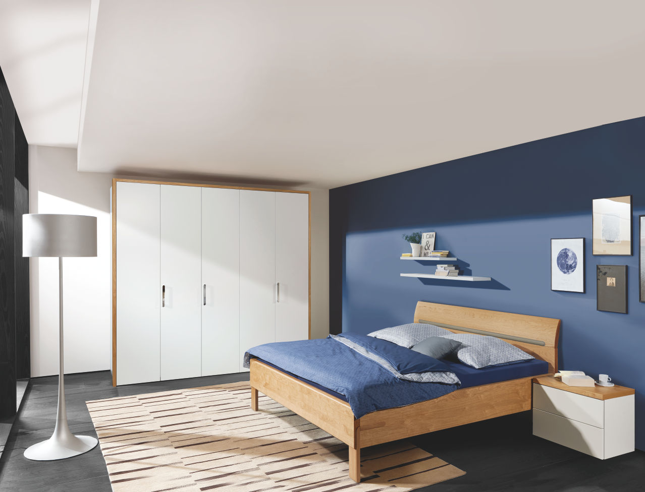 hülsta. Dream | Schlafzimmer-Set | 5-türiger Drehtürenschrank  | 2 Standkonsolen