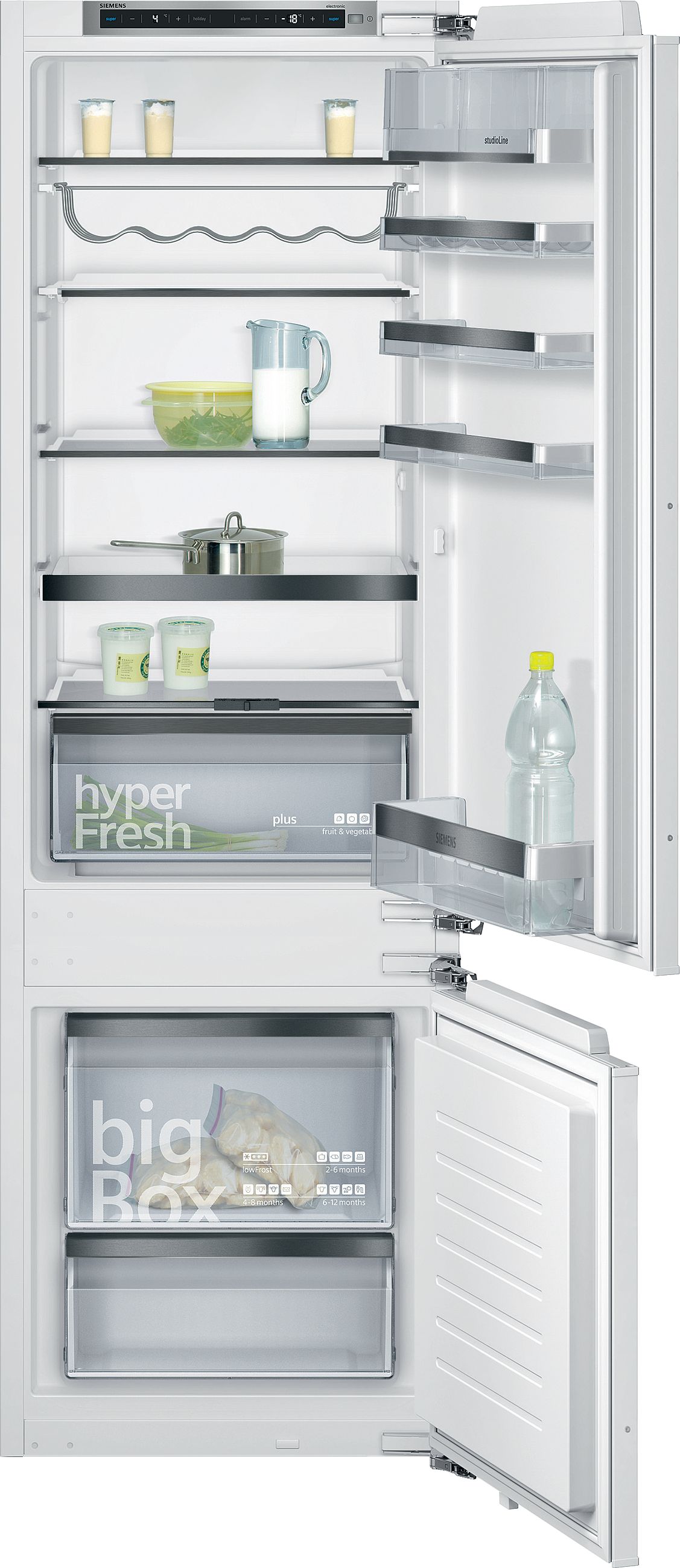 Offener Einbaukühlschrank mit verschiedenen Fächern, inklusive hyperFresh und bigBox für optimale Lagerung
