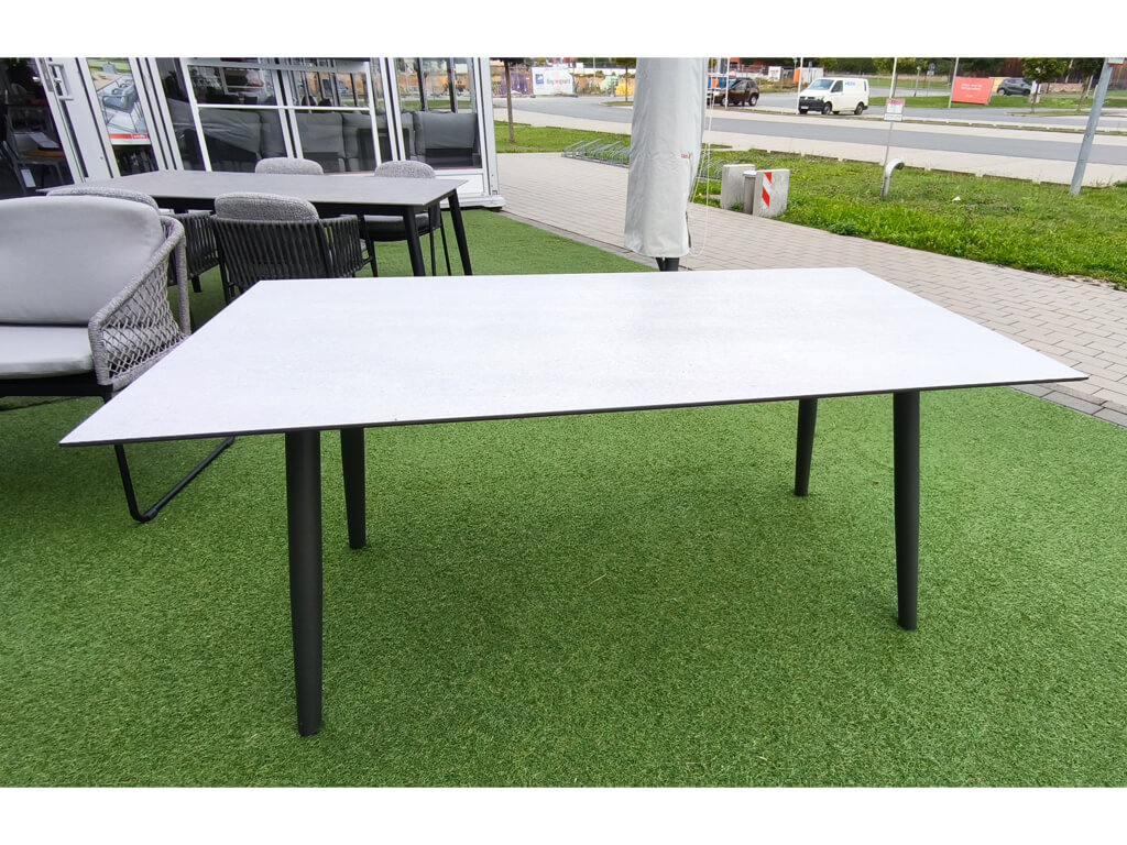 Stern INTERNO | Gartentisch