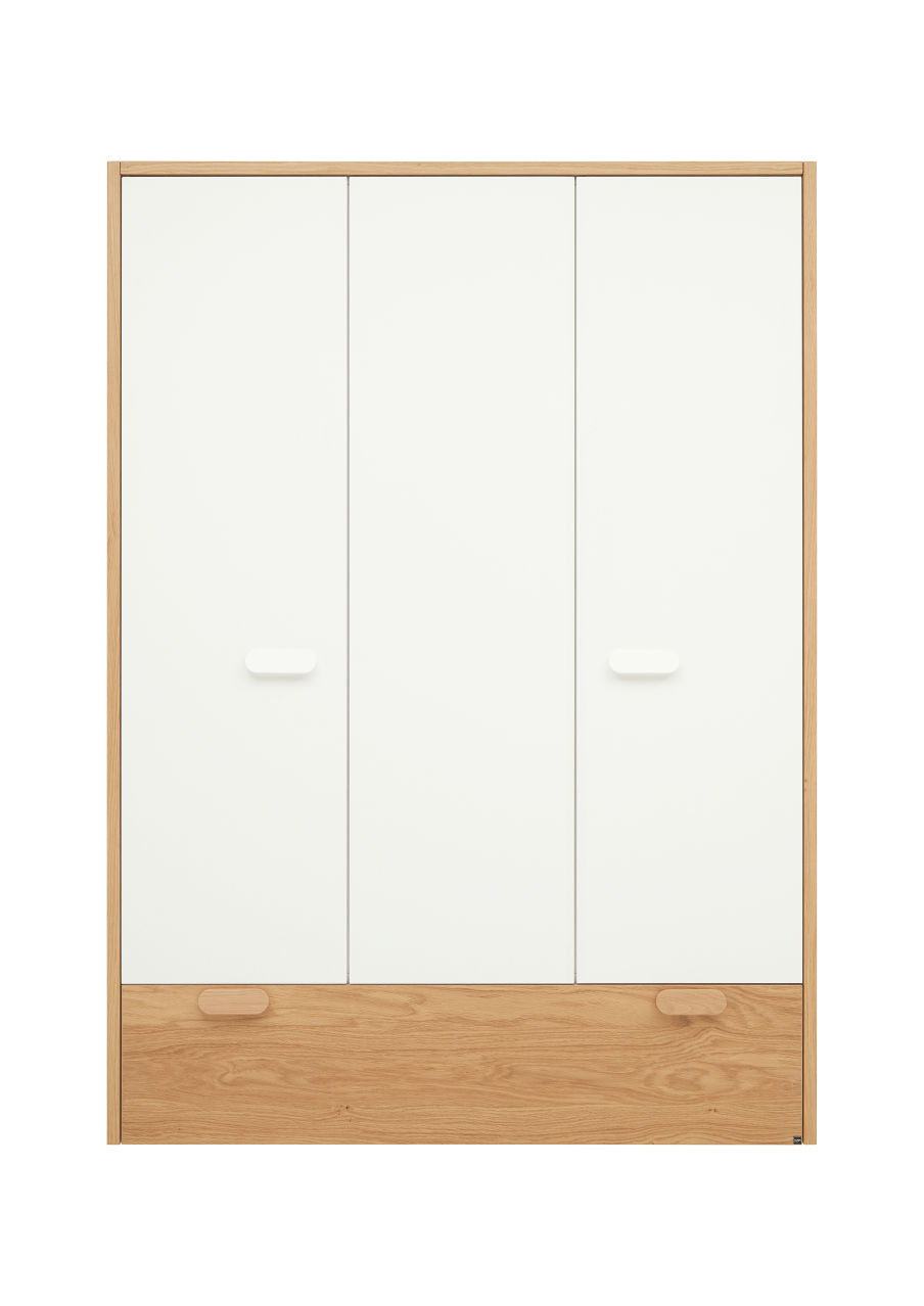 now! by hülsta. minimo | Kleiderschrank in Natureiche (Furnier), 3 Türen, 1 Schublade | B: 135 cm 
