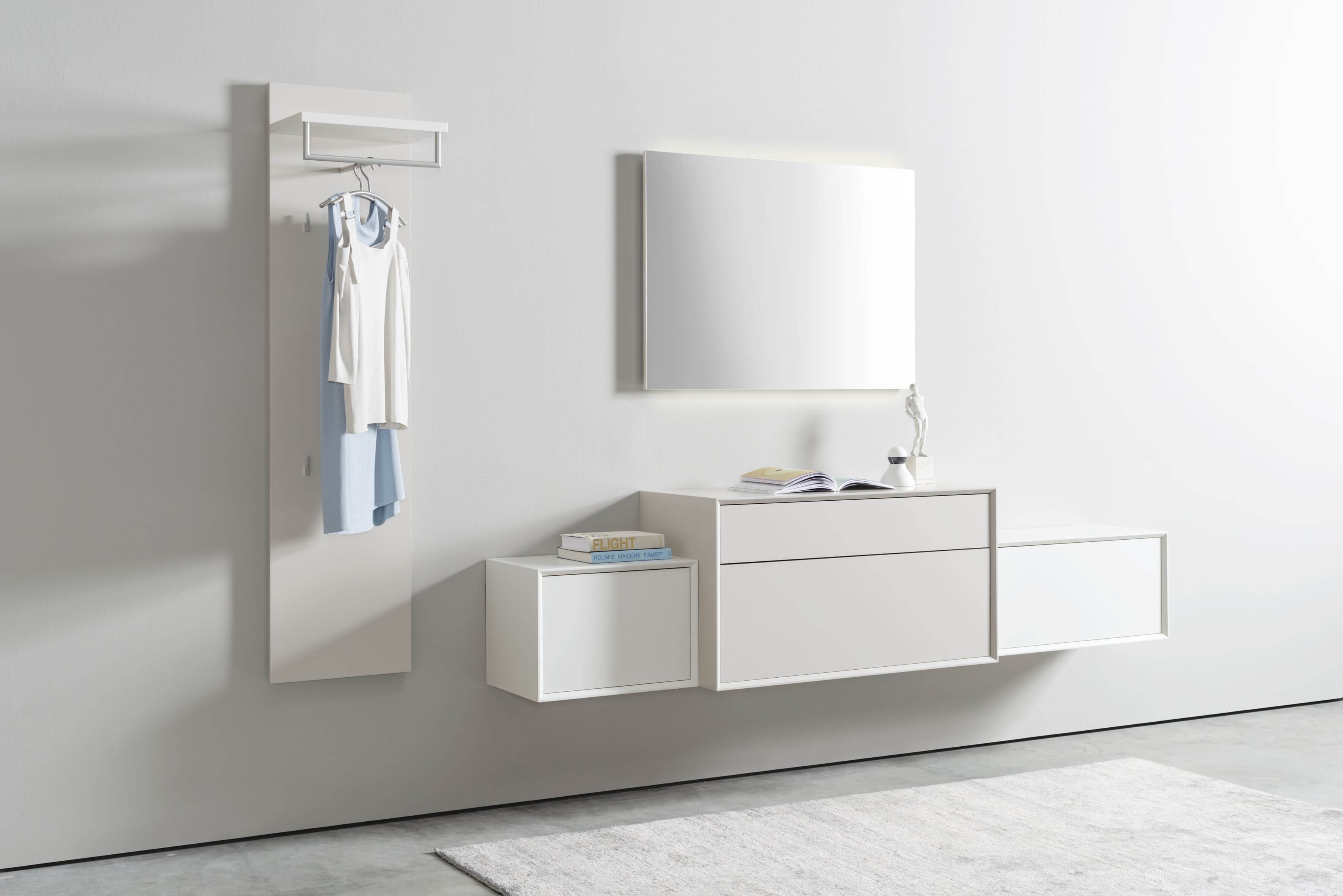 Sudbrock Modo - Hänge-Garderobe, 5-teilig inkl. Beleuchtung | Lack kaschmir, blütenweiß | B: 290 cm 5-teilige Garderobe inkl. Beleuchtung mit Hängeelementen in Lack blütenweiß und kaschmir Modo von Sudbrock