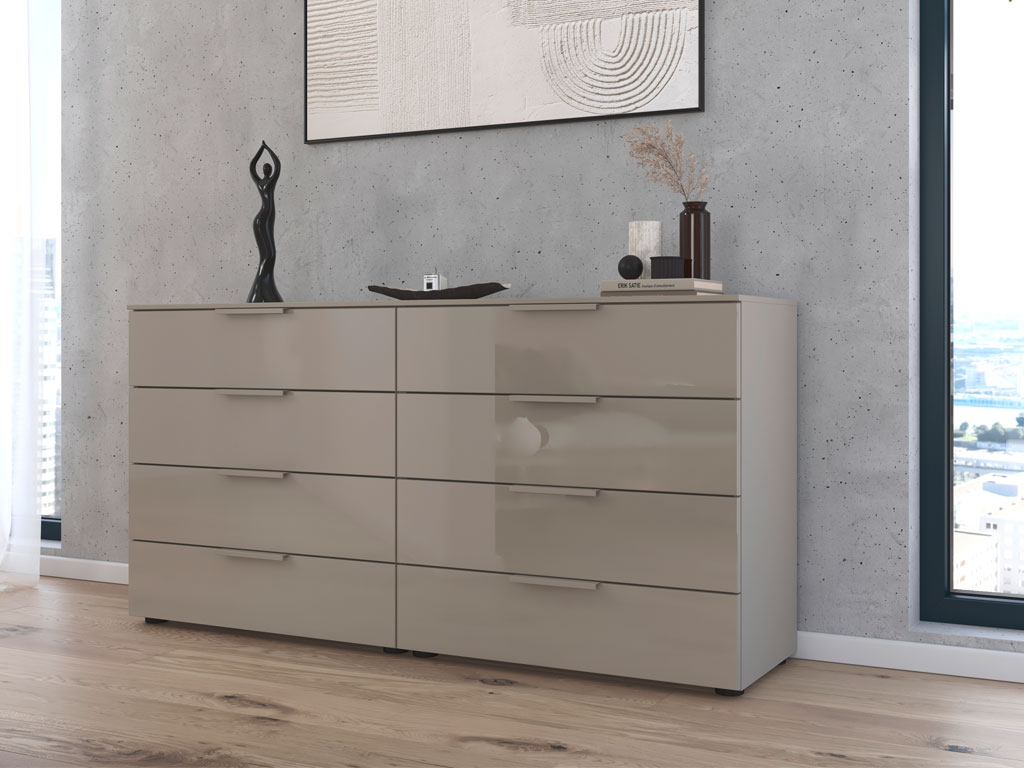 graue Kommode mit acht Schubladen in einem modernen zimmer stilvoll dekoriert