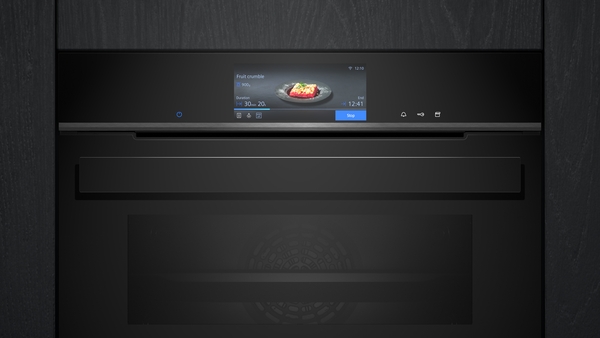 Einbau-Backofen mit digitalem Display für einfache Bedienung in modernem Küchendesign