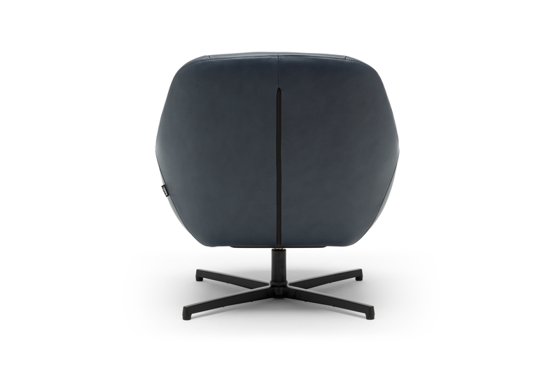 freistil 138 | Sessel mit Kreuzfuß | B: 83 cm