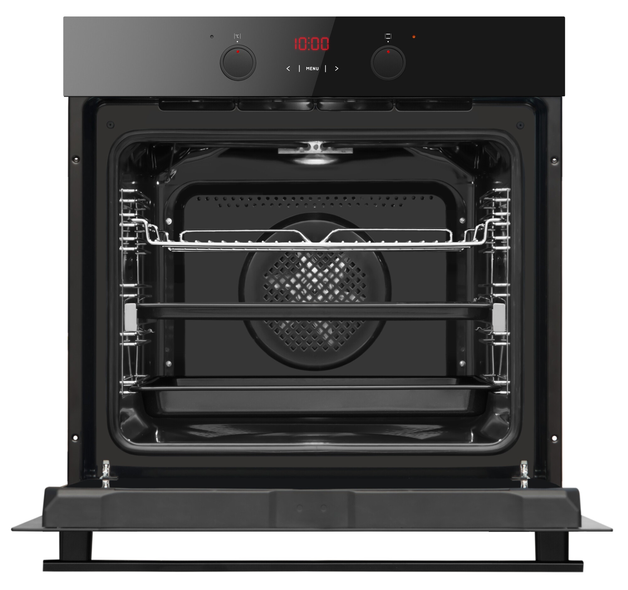 Geöffneter Backofen mit Blick auf den Innenraum, ausgestattet mit Backblech, Fettpfanne und Grillrost.