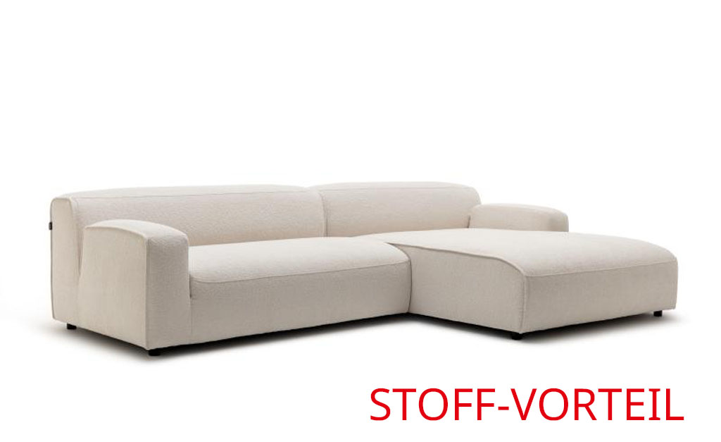 modernes graues Loungesofa vor weißem Hintergrund