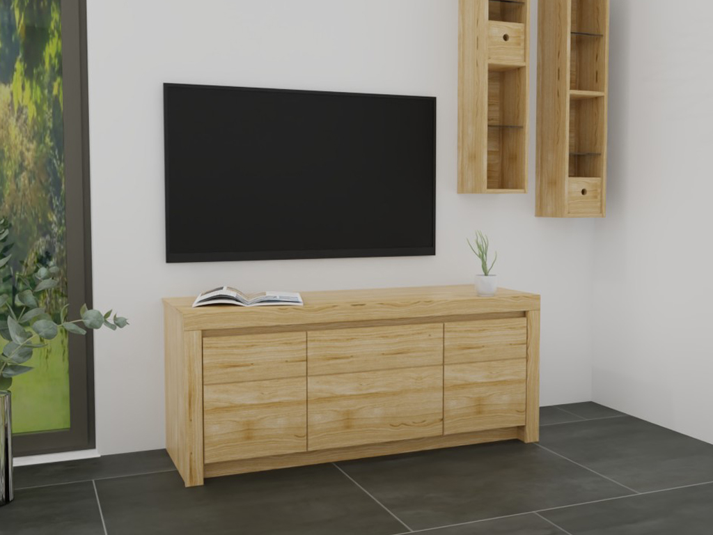 Wöstmann Soleo 3000 - Lowboard | Type 1556 | B: 152,3 cm Ein moderner Raum mit einem hölzernen TV-Schrank, darüber ein wandmontiertes Regal und eine dekorative Pflanze auf dem Schrank.
