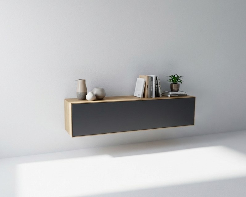 modernes braun graues Lowboard stilvoll dekoriert in einem modernen Zimmer