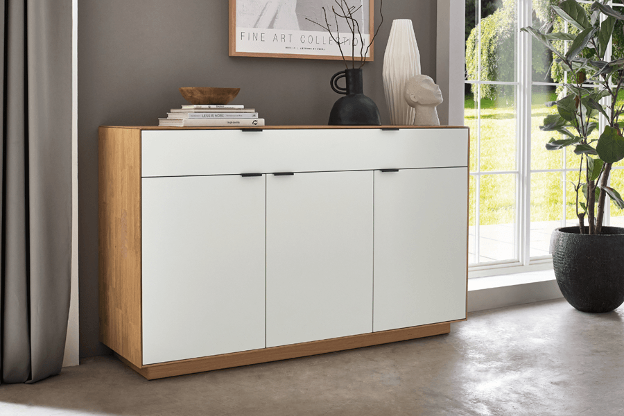 weißes Sideboard aus Holz