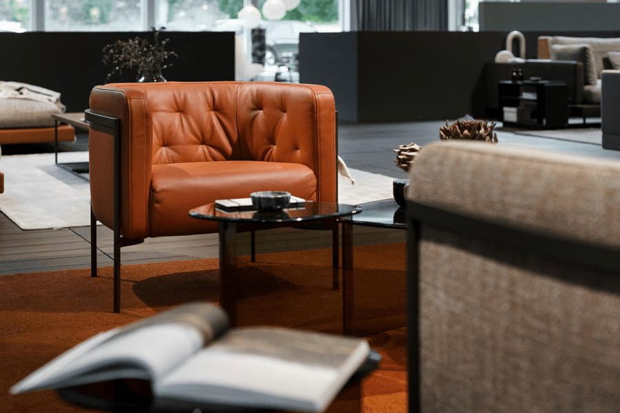 Ledersessel in orangebraun in englischem Stil