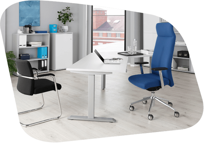 Bürostühle in schwarz und blau