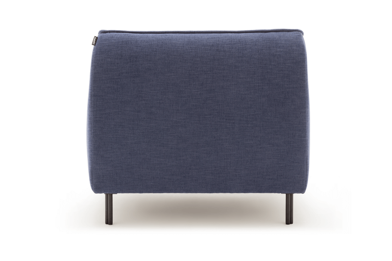 Polsterhocker in blau mit schwarzen Füßen